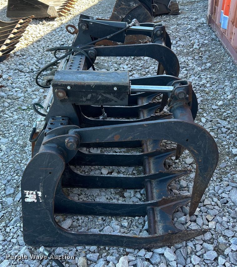 image for item ET6537 2012 Bobcat GRPL 72 ROOT skid steer grapple bucket