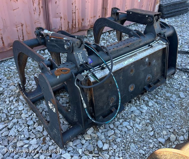 image for item ET6537 2012 Bobcat GRPL 72 ROOT skid steer grapple bucket