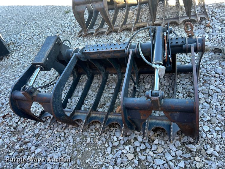 image for item ET6537 2012 Bobcat GRPL 72 ROOT skid steer grapple bucket