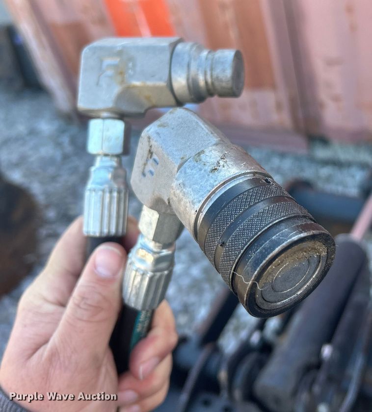 image for item ET6537 2012 Bobcat GRPL 72 ROOT skid steer grapple bucket