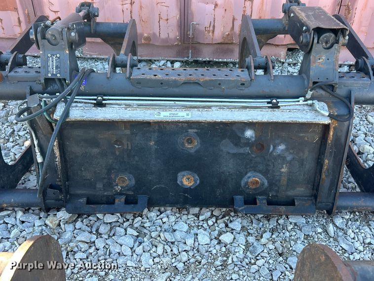 image for item ET6537 2012 Bobcat GRPL 72 ROOT skid steer grapple bucket