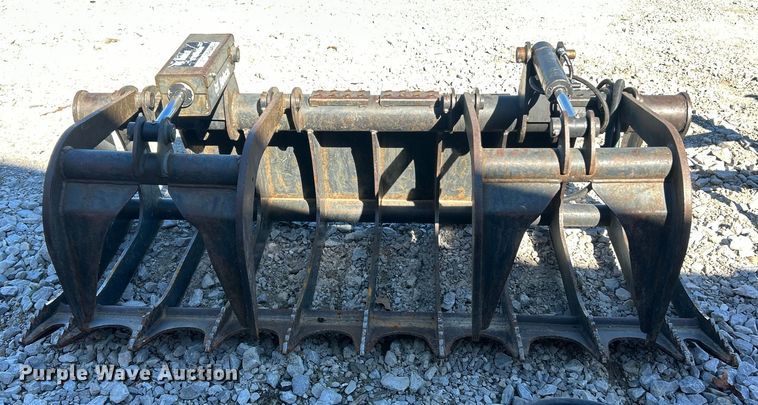 image for item ET6538 2014 Bobcat GRPL 82 ROOT skid steer grapple bucket