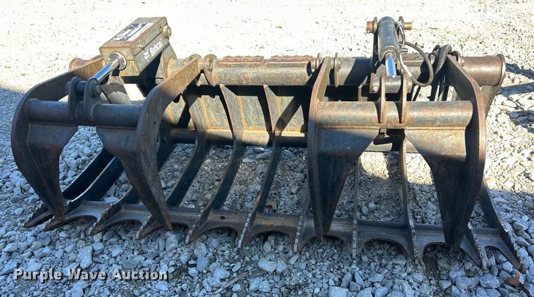 image for item ET6538 2014 Bobcat GRPL 82 ROOT skid steer grapple bucket