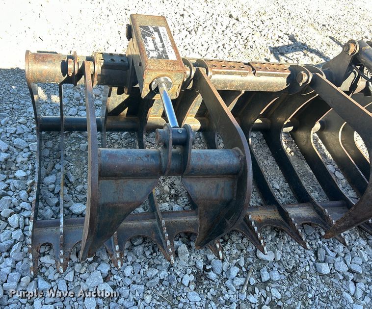 image for item ET6538 2014 Bobcat GRPL 82 ROOT skid steer grapple bucket