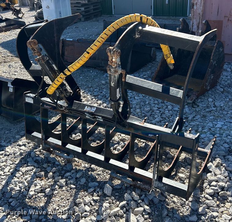 image for item ET6539 Tomahawk skid steer grapple bucket