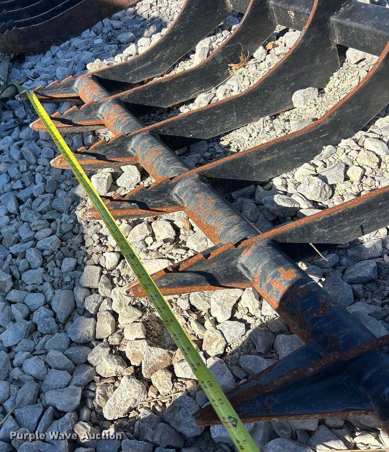 image for item ET6539 Tomahawk skid steer grapple bucket