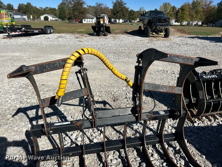 image for item ET6539 Tomahawk skid steer grapple bucket