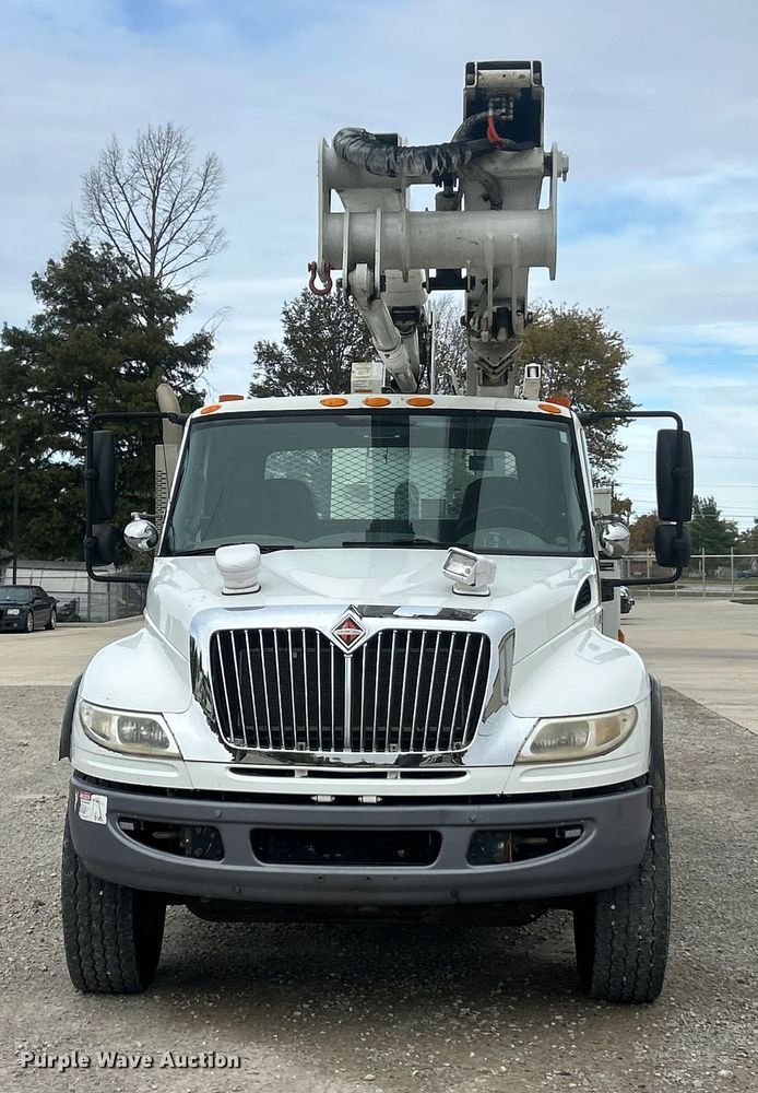 CAMIóN CON CANASTILLA 2012 INTERNATIONAL TEREX