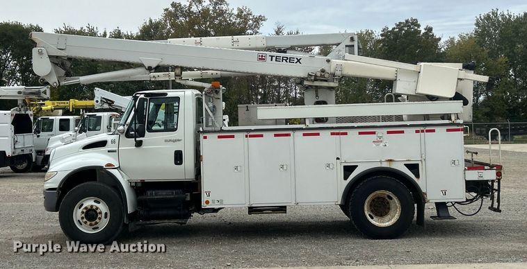 image for item ET6562 2012 International 4400 bucket truck