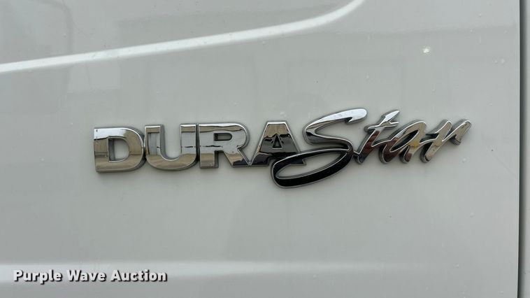 image for item ET6562 2012 International 4400 bucket truck