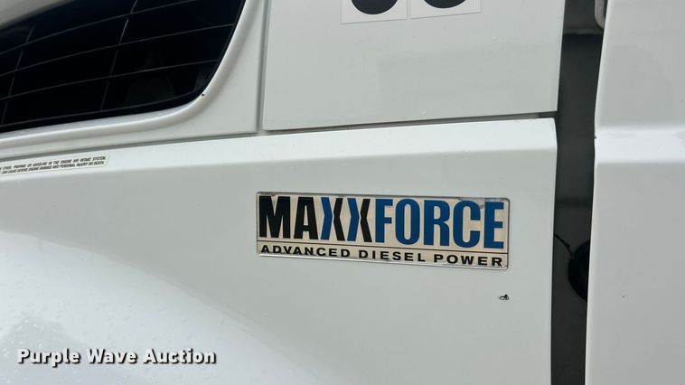 image for item ET6562 2012 International 4400 bucket truck