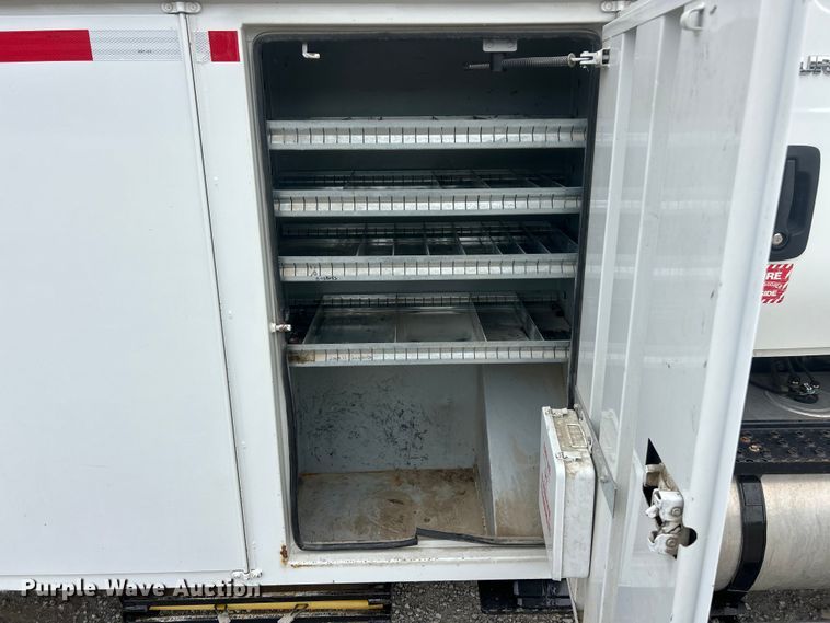 image for item ET6562 2012 International 4400 bucket truck