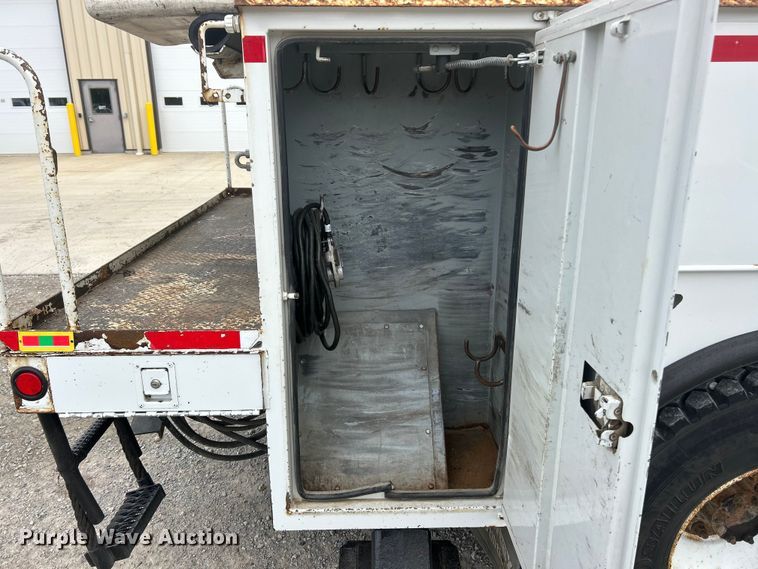 image for item ET6562 2012 International 4400 bucket truck