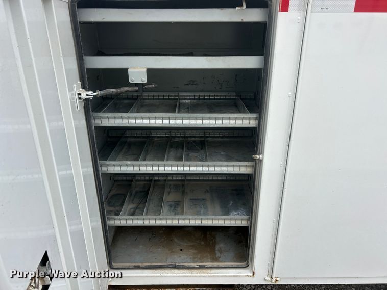 image for item ET6562 2012 International 4400 bucket truck