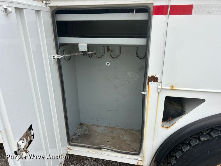 image for item ET6562 2012 International 4400 bucket truck