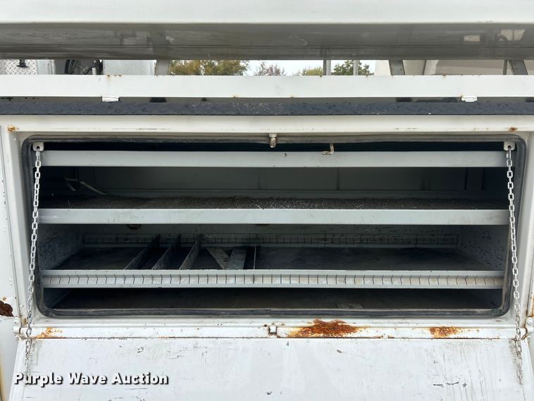 image for item ET6562 2012 International 4400 bucket truck