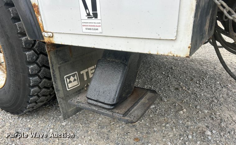 image for item ET6562 2012 International 4400 bucket truck