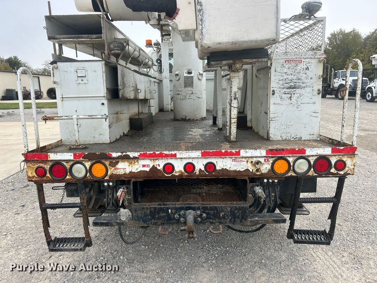 image for item ET6562 2012 International 4400 bucket truck