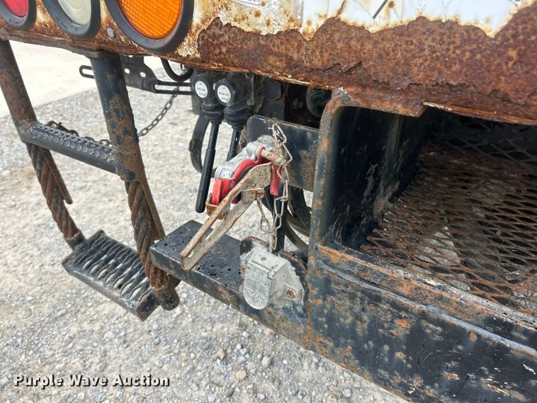 image for item ET6562 2012 International 4400 bucket truck