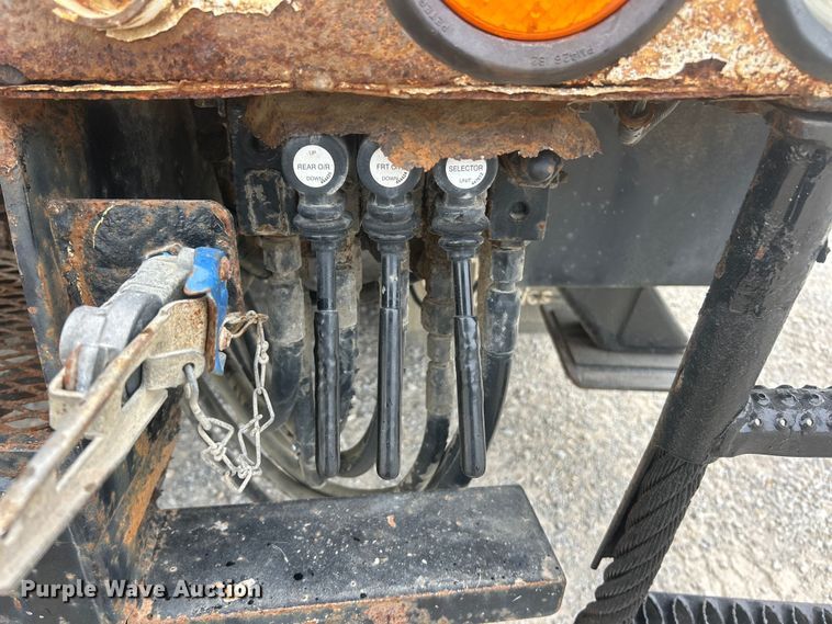 image for item ET6562 2012 International 4400 bucket truck