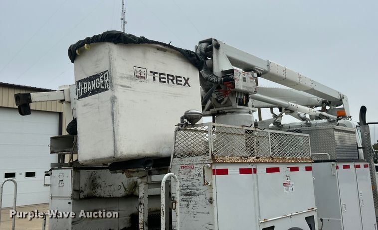 image for item ET6562 2012 International 4400 bucket truck