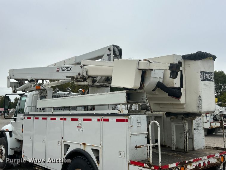 image for item ET6562 2012 International 4400 bucket truck