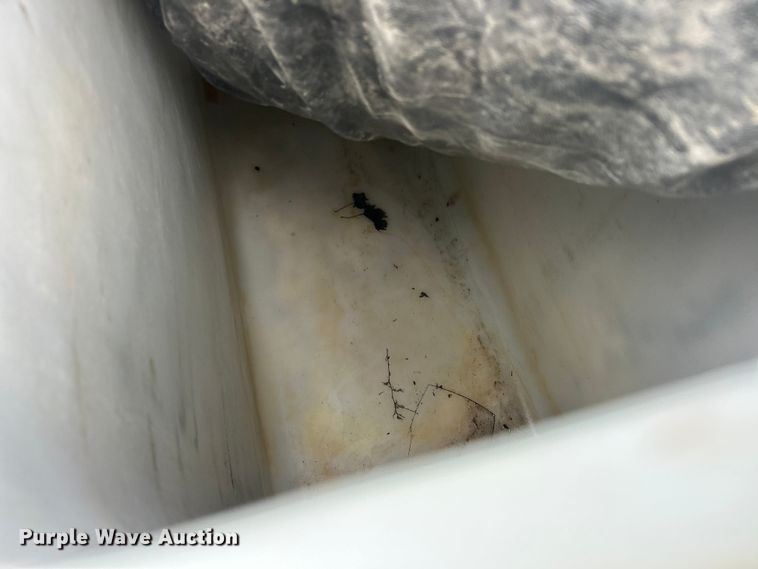 image for item ET6562 2012 International 4400 bucket truck