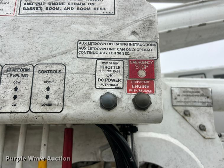 image for item ET6562 2012 International 4400 bucket truck