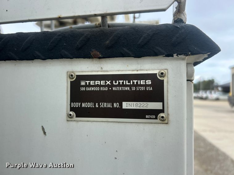 image for item ET6562 2012 International 4400 bucket truck