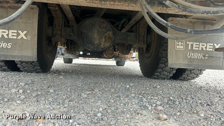 image for item ET6562 2012 International 4400 bucket truck