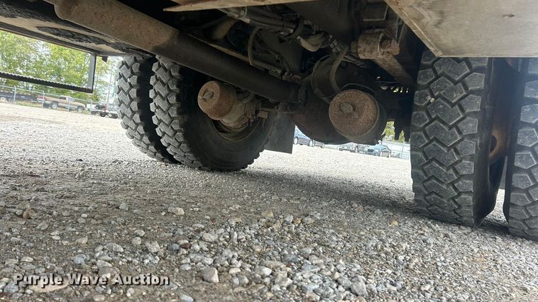 image for item ET6562 2012 International 4400 bucket truck