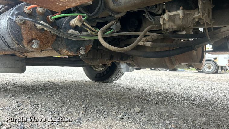 image for item ET6562 2012 International 4400 bucket truck