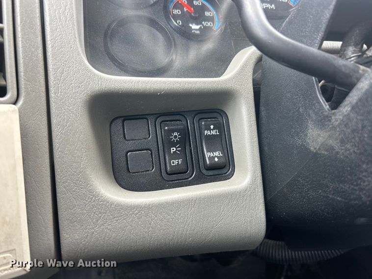 image for item ET6562 2012 International 4400 bucket truck