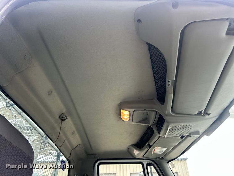 image for item ET6562 2012 International 4400 bucket truck