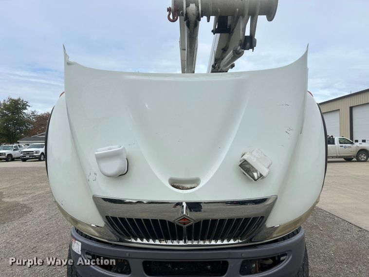 image for item ET6562 2012 International 4400 bucket truck