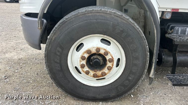 image for item ET6562 2012 International 4400 bucket truck