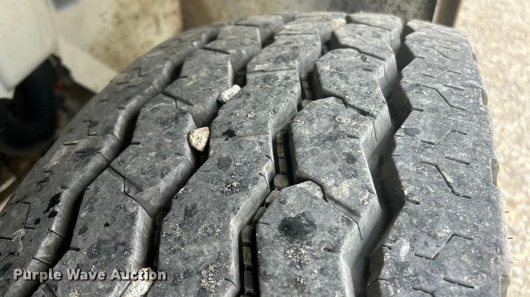 image for item ET6562 2012 International 4400 bucket truck