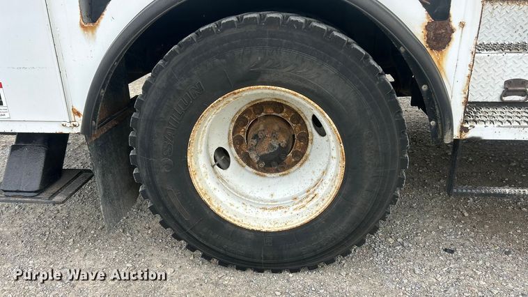 image for item ET6562 2012 International 4400 bucket truck