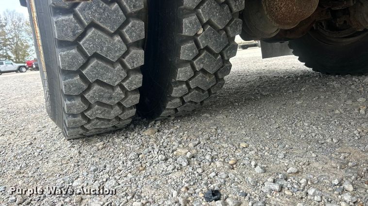 image for item ET6562 2012 International 4400 bucket truck