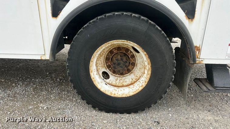 image for item ET6562 2012 International 4400 bucket truck