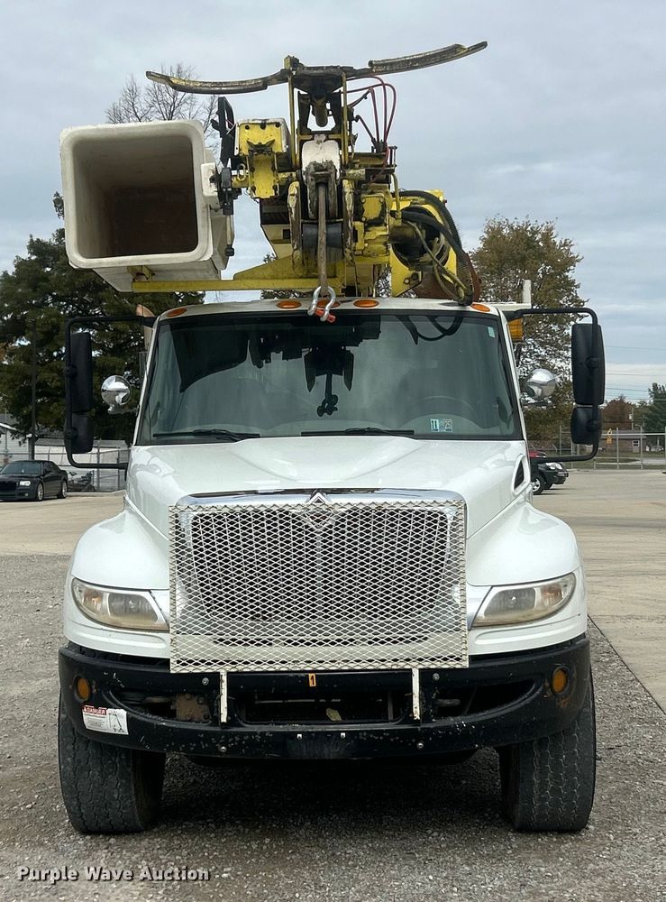 image for item ET6563 2010 International 4400 Ext. Cab digger derrick truck  