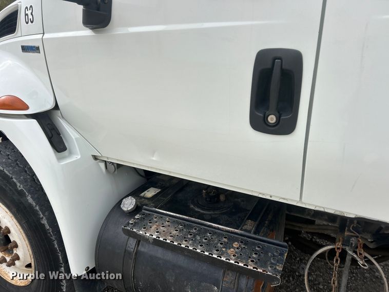 image for item ET6563 2010 International 4400 Ext. Cab digger derrick truck  