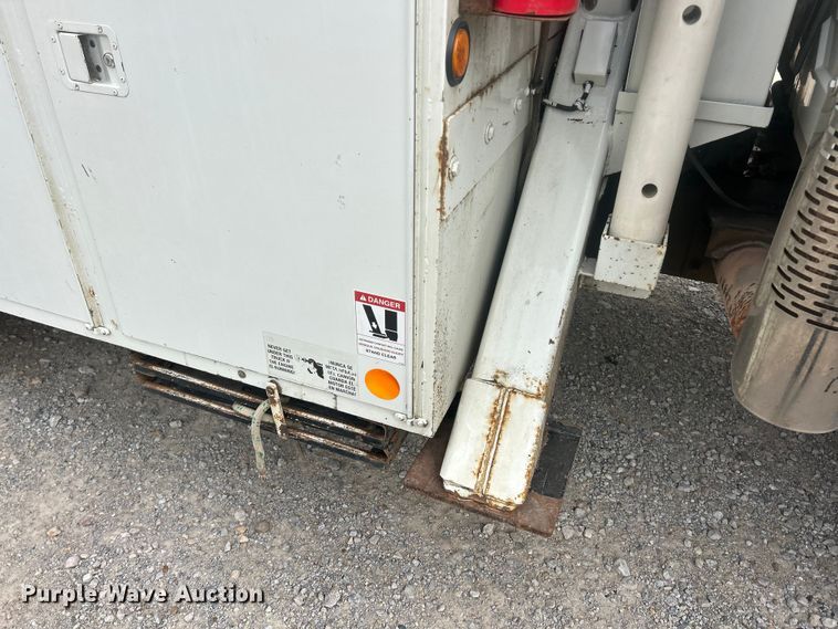 image for item ET6563 2010 International 4400 Ext. Cab digger derrick truck  