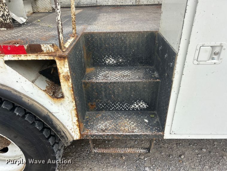 image for item ET6563 2010 International 4400 Ext. Cab digger derrick truck  