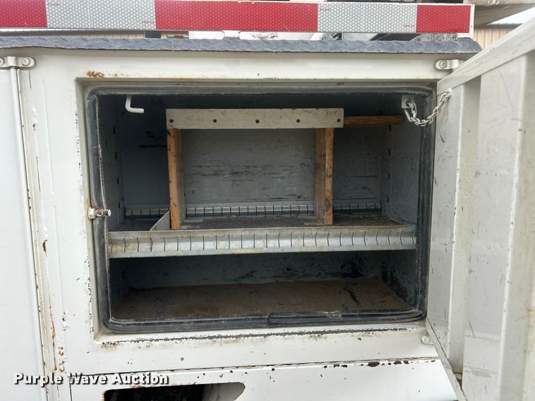 image for item ET6563 2010 International 4400 Ext. Cab digger derrick truck  