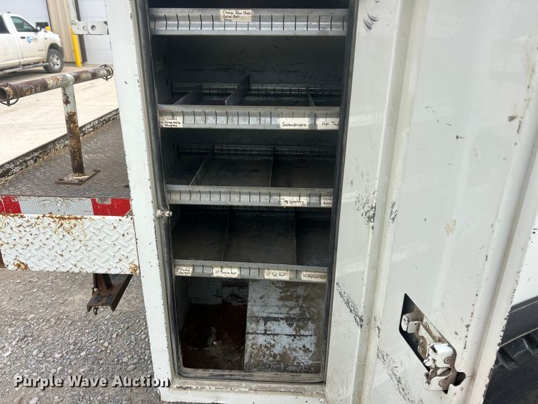 image for item ET6563 2010 International 4400 Ext. Cab digger derrick truck  