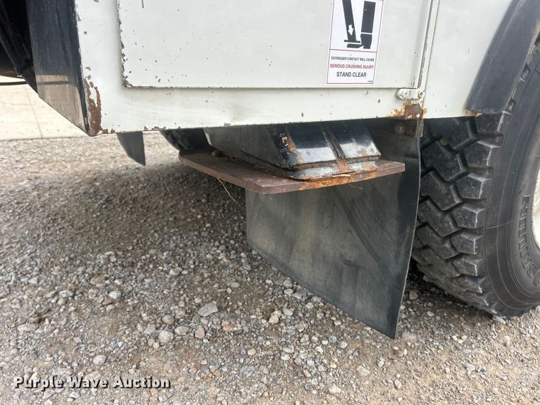 image for item ET6563 2010 International 4400 Ext. Cab digger derrick truck  