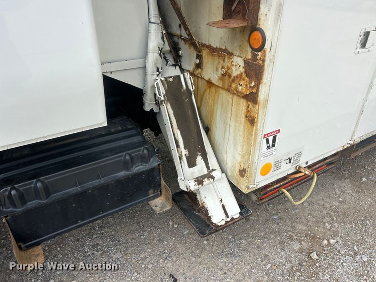 image for item ET6563 2010 International 4400 Ext. Cab digger derrick truck  