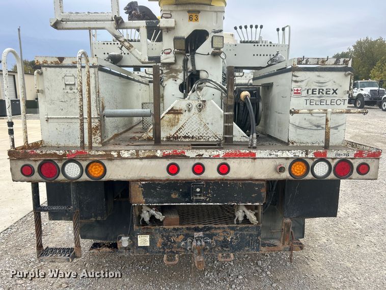 image for item ET6563 2010 International 4400 Ext. Cab digger derrick truck  