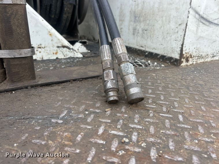 image for item ET6563 2010 International 4400 Ext. Cab digger derrick truck  